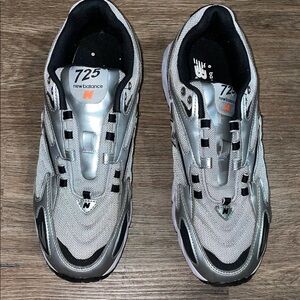 New Balance 725v1 metallic silver raincloud Sneakers size - US 9.5M/11W